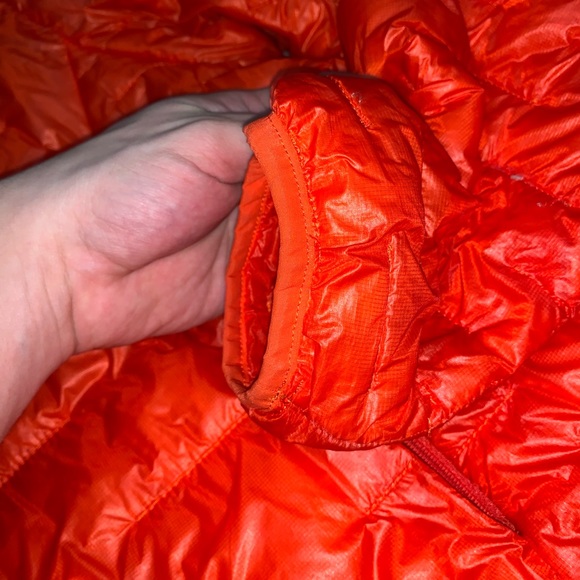 Patagonia Light Weight Puffer Jacket - Picture 6 of 16